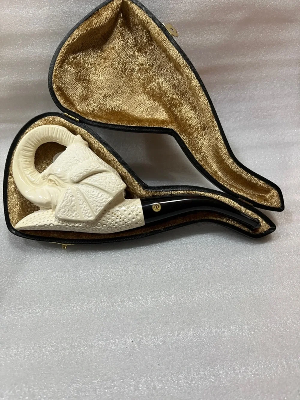 Meerschaum carved elephant pipe - Picture 7 of 9